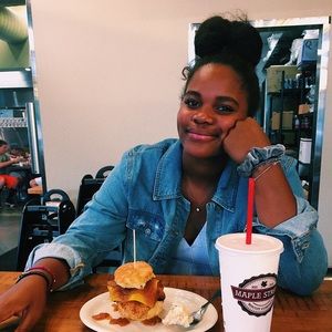 Meet your Posher, Zoë